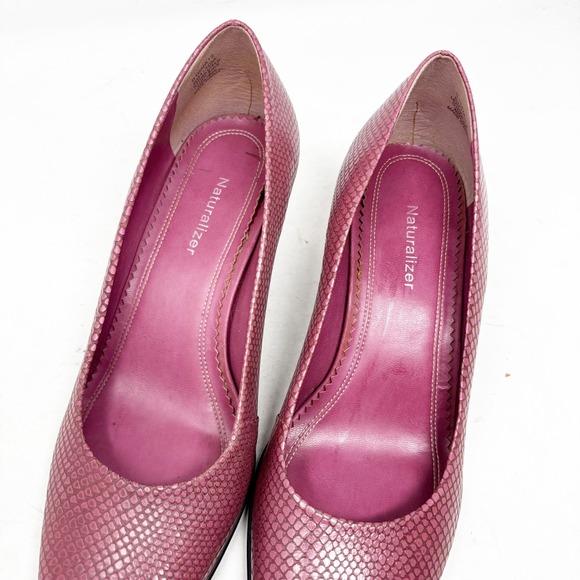 Naturalizer Rose Pink Snakeskin Embossed Pointed Toe Kitten Heel Pumps Size 10 - Picture 3 of 9
